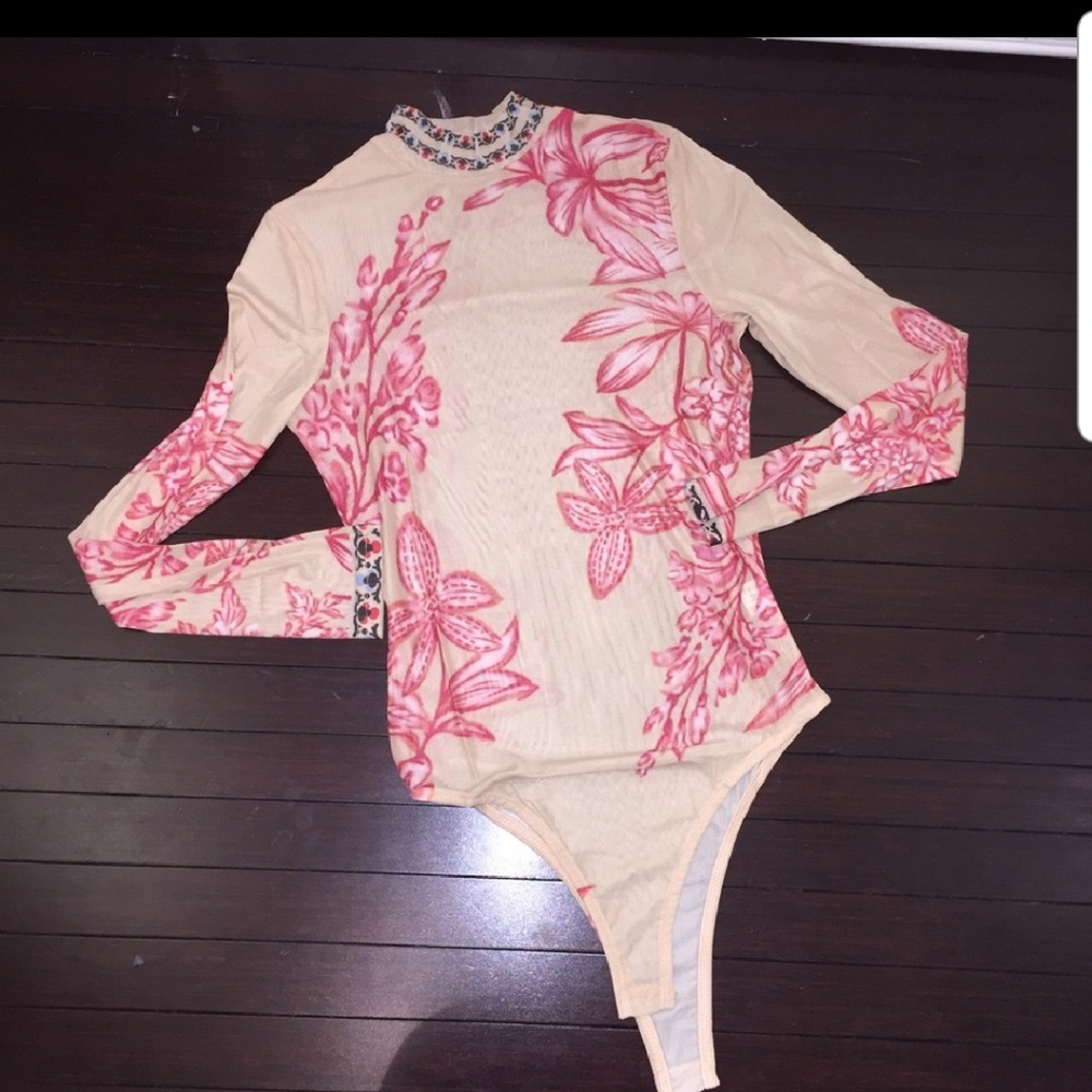 💕"Gorg Mesh Bodysuit - Picture 2 of 3